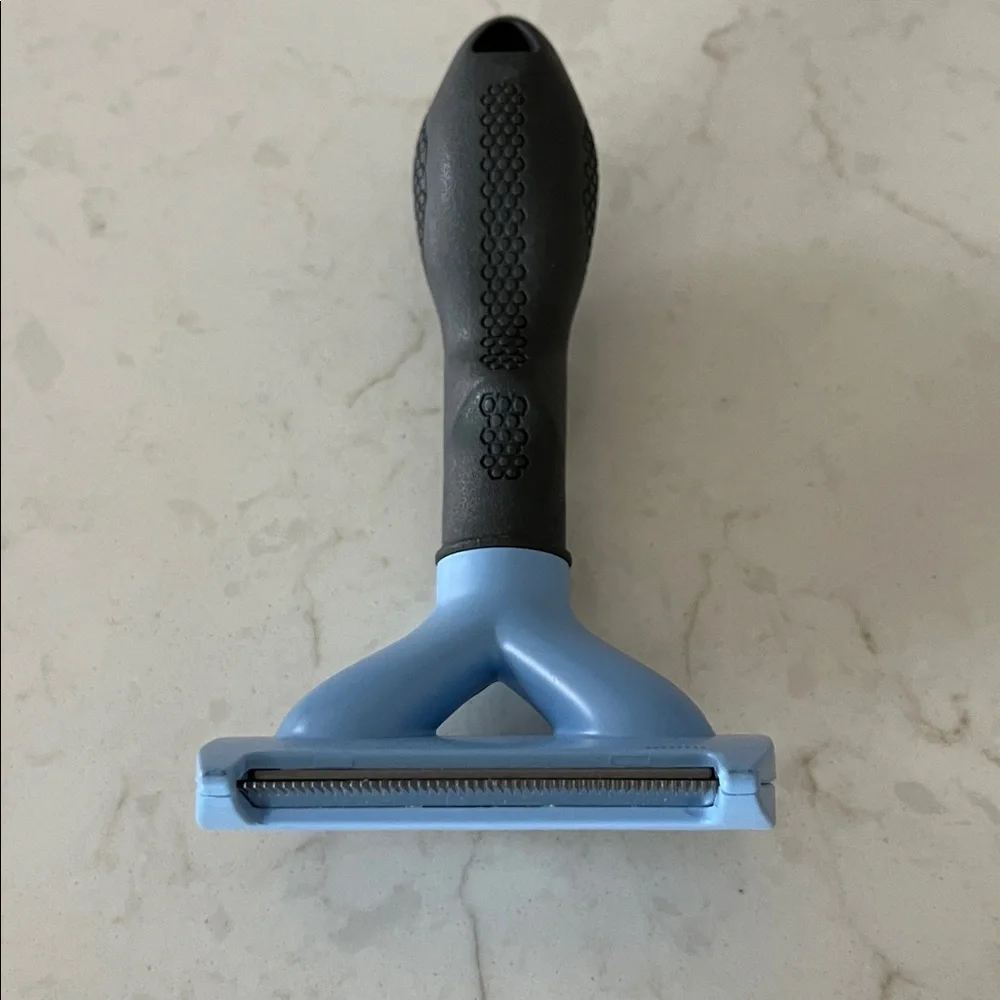 FURminator Undercoat DeShedding Tool for medium dog/long hair
